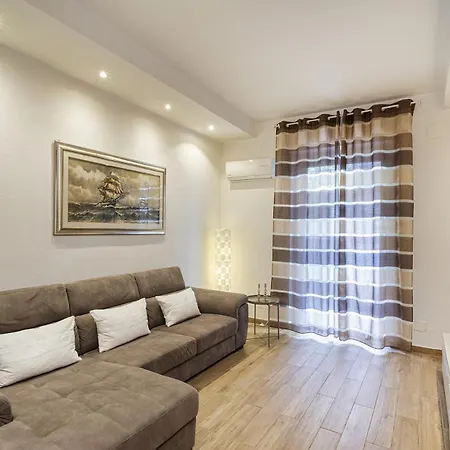 Διαμέρισμα Modern With Patio In By Wonderful Italy