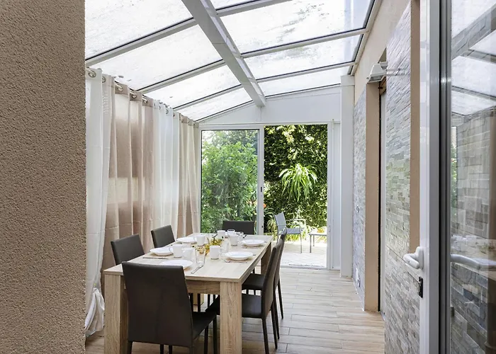 Modern With Patio In By Wonderful Italy Апартаменти